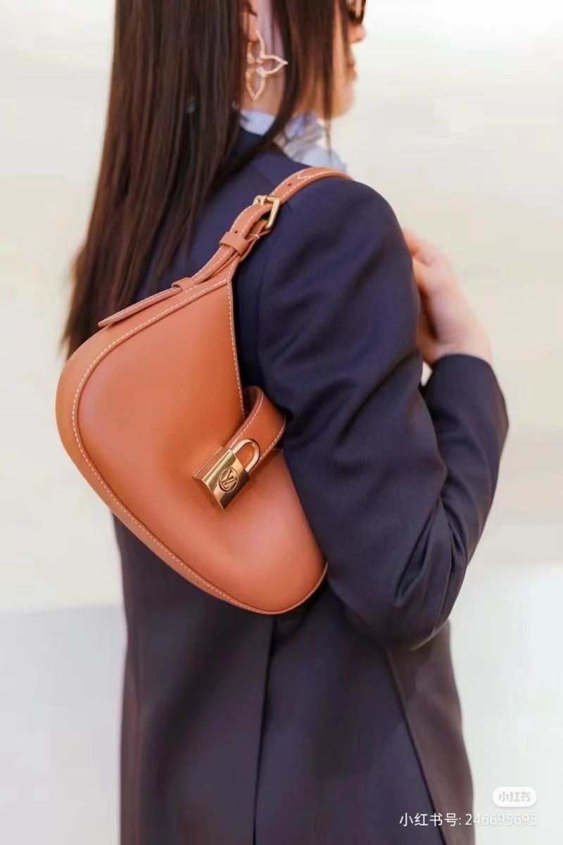 Louis Vuitton Hobo Bags